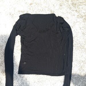 Lululemon ballet Black Long Sleeve Top size medium